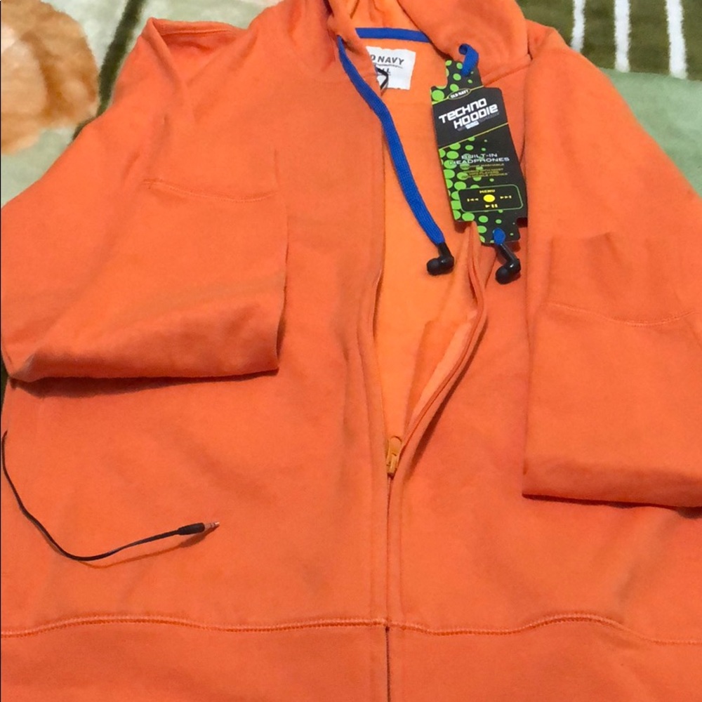 Hoodie with build in headphones